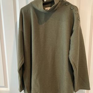 Gorgeous Max Studio Olive Green Sweater